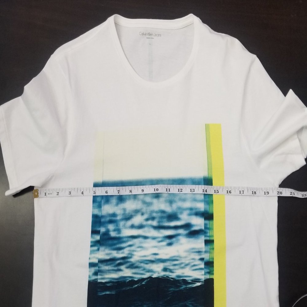 CALVIN KLEIN‎ Graphic Tee - Picture 8 of 9